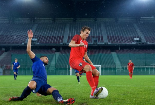 Kĩ thuật phòng ngự 1v1 trong bóng đá đương đại ngày nay